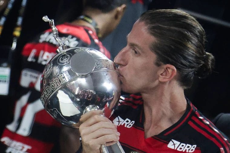 Flamengo renova com Filipe Luís até 2027 Flamengo renova com Filipe Luís até 2027